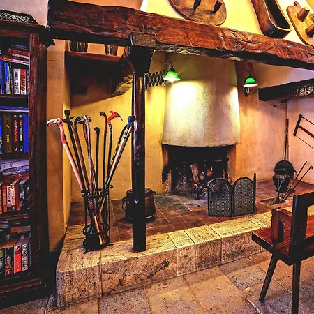 Borgo Grondaie Aparthotel Siena
