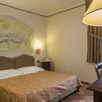 Borgo Grondaie Aparthotel Siena